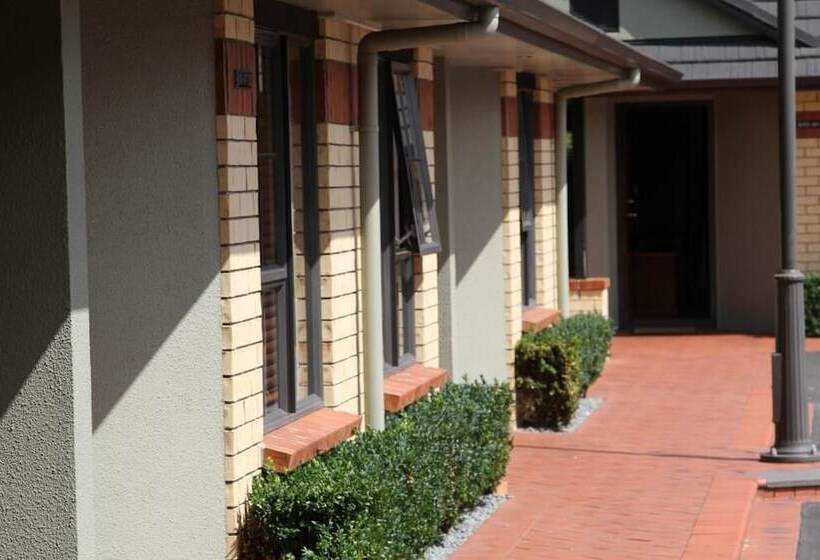 מוטל Quantum Lodge Motor Inn