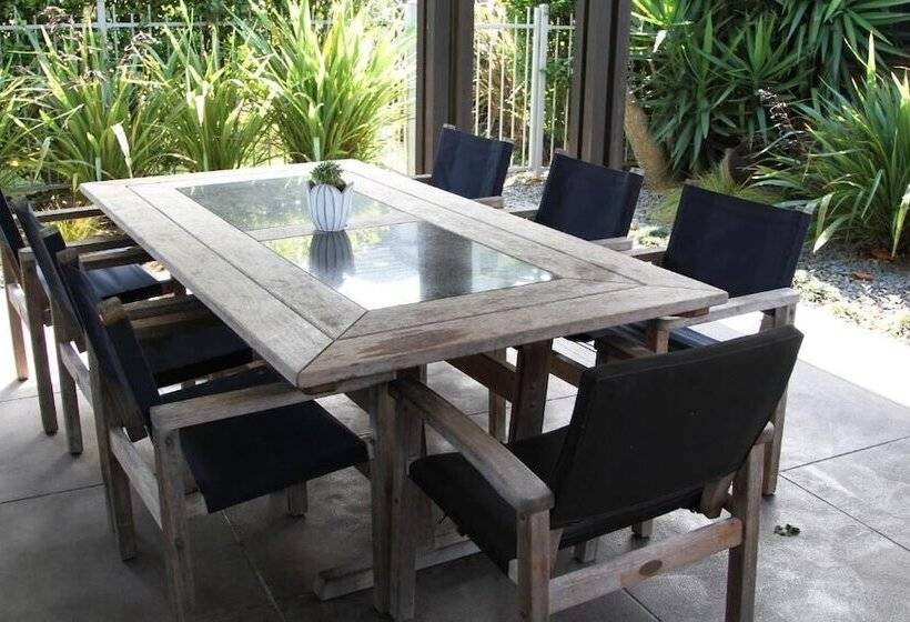 מוטל Quantum Lodge Motor Inn