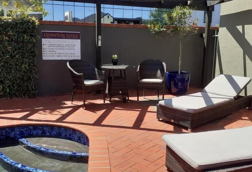 מוטל Quantum Lodge Motor Inn
