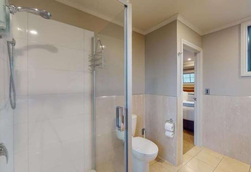 מוטל Quantum Lodge Motor Inn