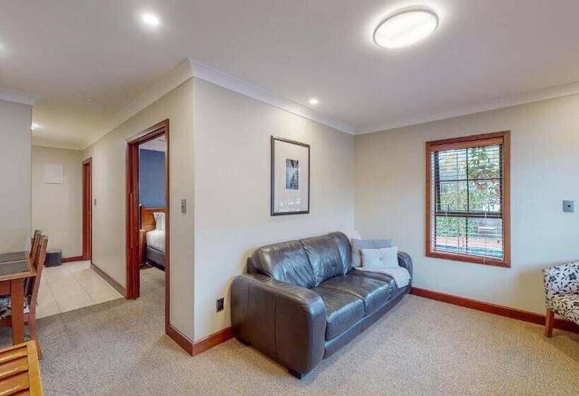 מוטל Quantum Lodge Motor Inn