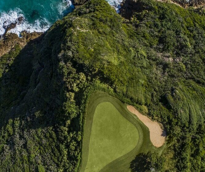 استراحتگاه Royal Isabela