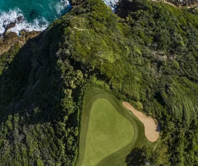 استراحتگاه Royal Isabela