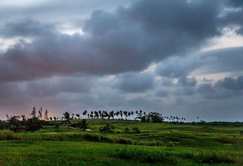 استراحتگاه Royal Isabela