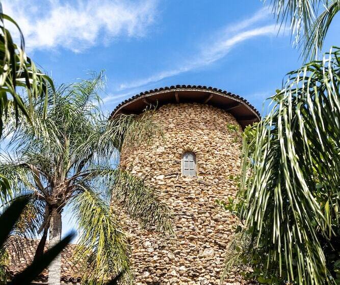 استراحتگاه Royal Isabela