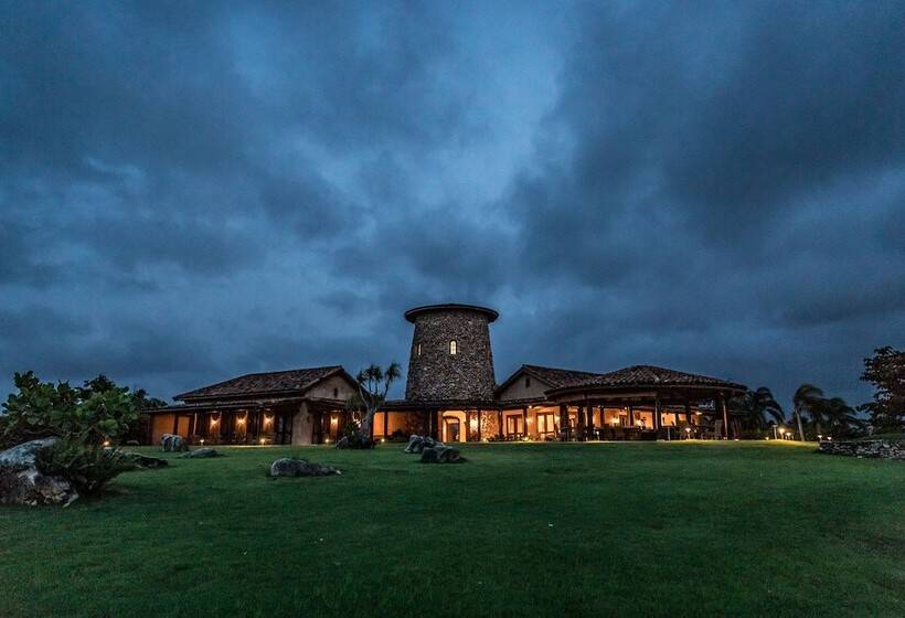 استراحتگاه Royal Isabela