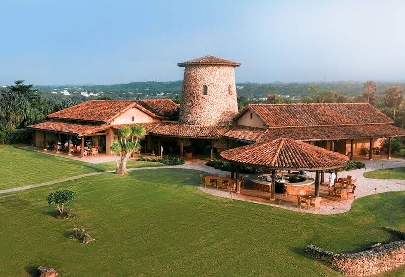 استراحتگاه Royal Isabela