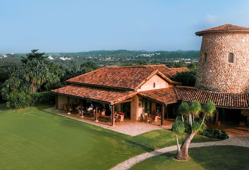 استراحتگاه Royal Isabela