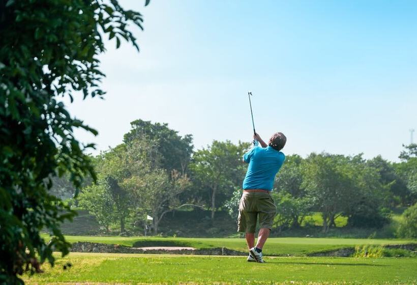 استراحتگاه Royal Isabela