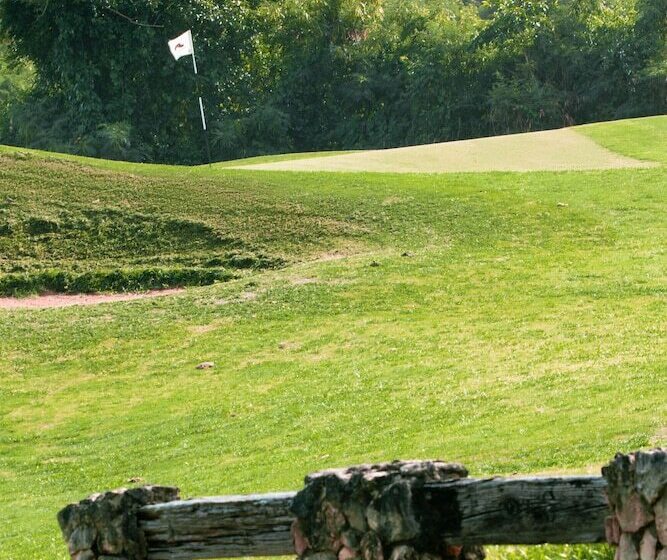 استراحتگاه Royal Isabela