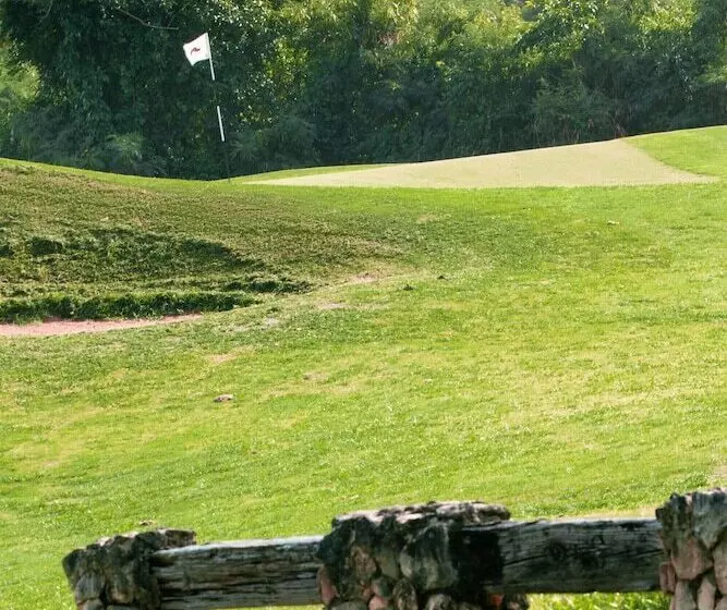 استراحتگاه Royal Isabela