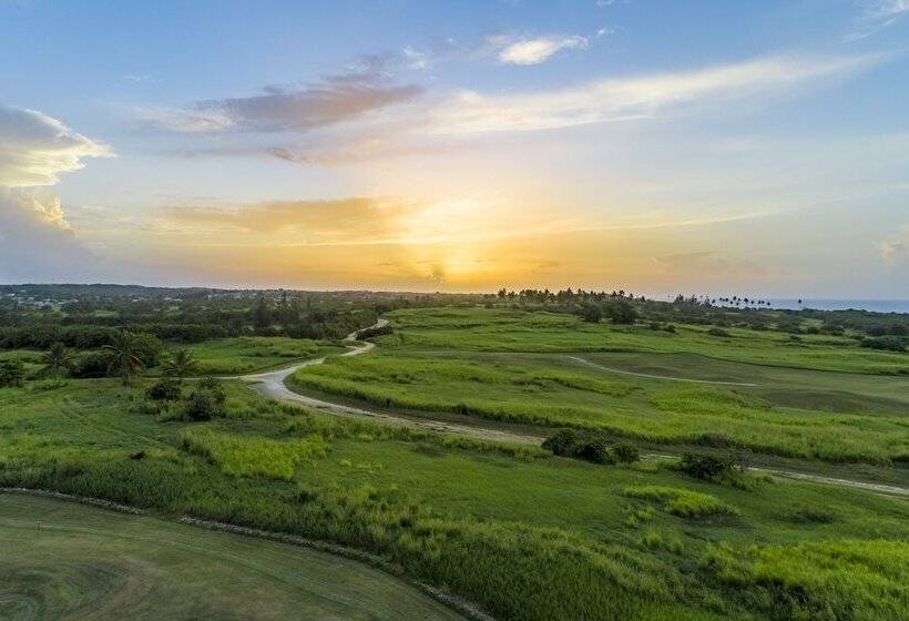 استراحتگاه Royal Isabela