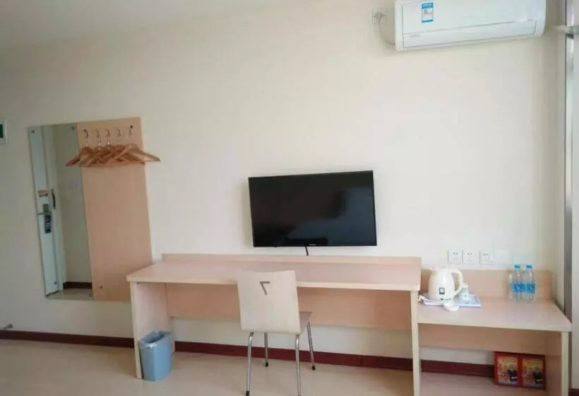 Hotelli 7days Inn Qingdao Huangdao Dongjiakou