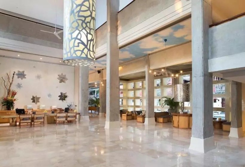 ホテル Amnaya Resort Kuta