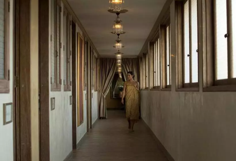 ホテル Amnaya Resort Kuta