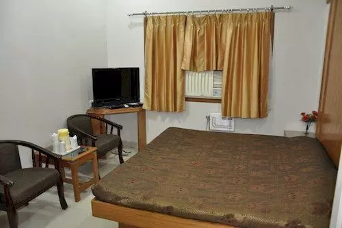 Fabhotel Basera