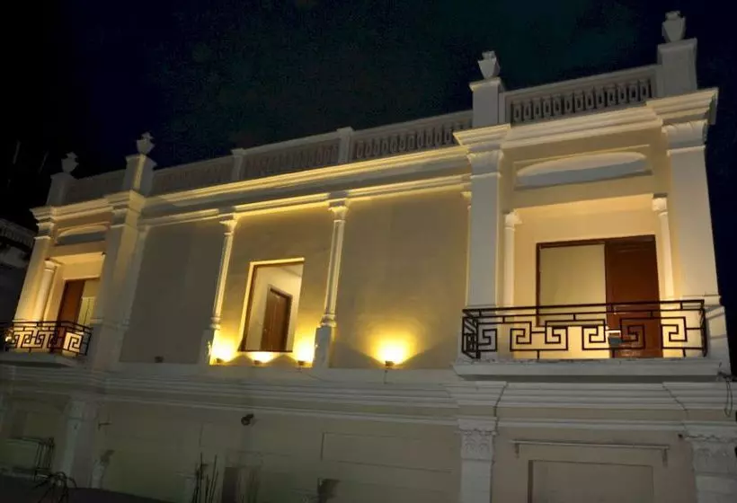 Fabhotel Basera