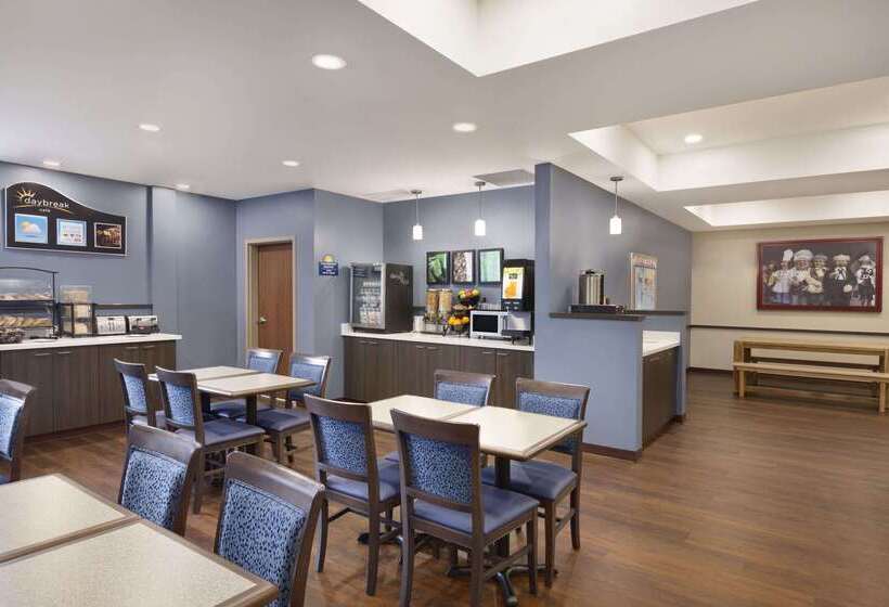 ホテル Days Inn & Suites By Wyndham Lindsay