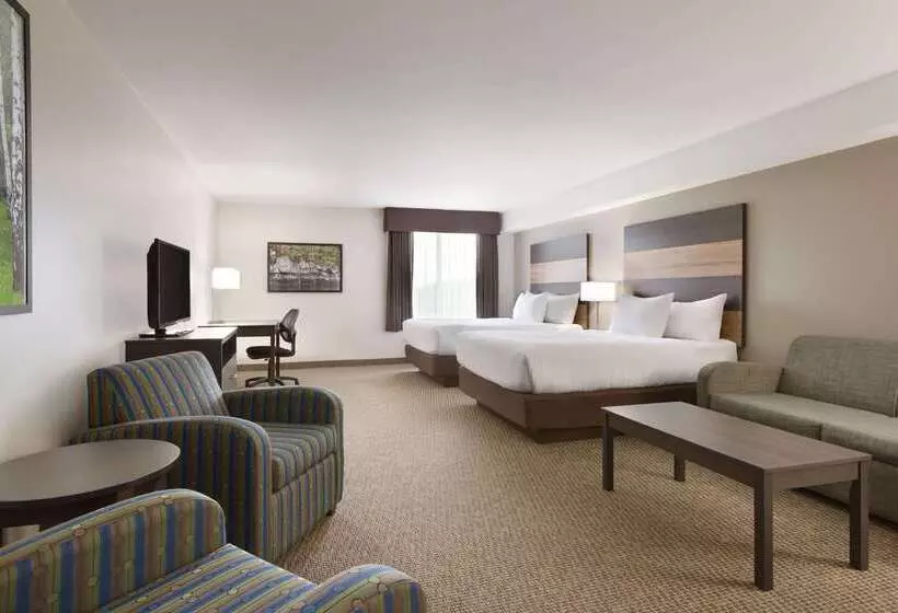 Отель Days Inn & Suites By Wyndham Lindsay