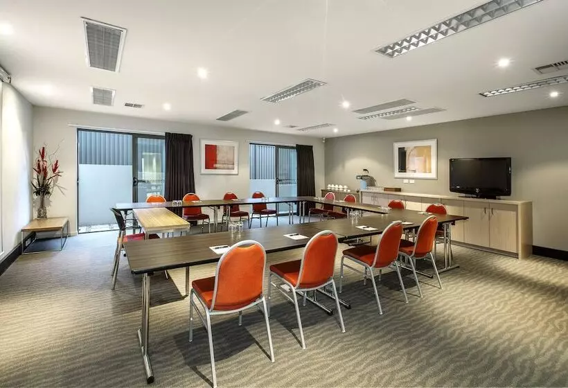 Gladstone Downtown Central Apartment Hotel Official