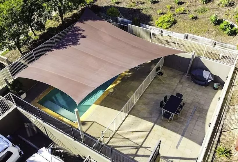 Gladstone Downtown Central Apartment Hotel Official