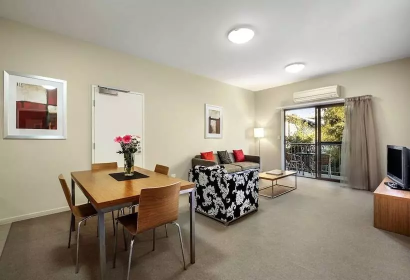 Gladstone Downtown Central Apartment Hotel Official