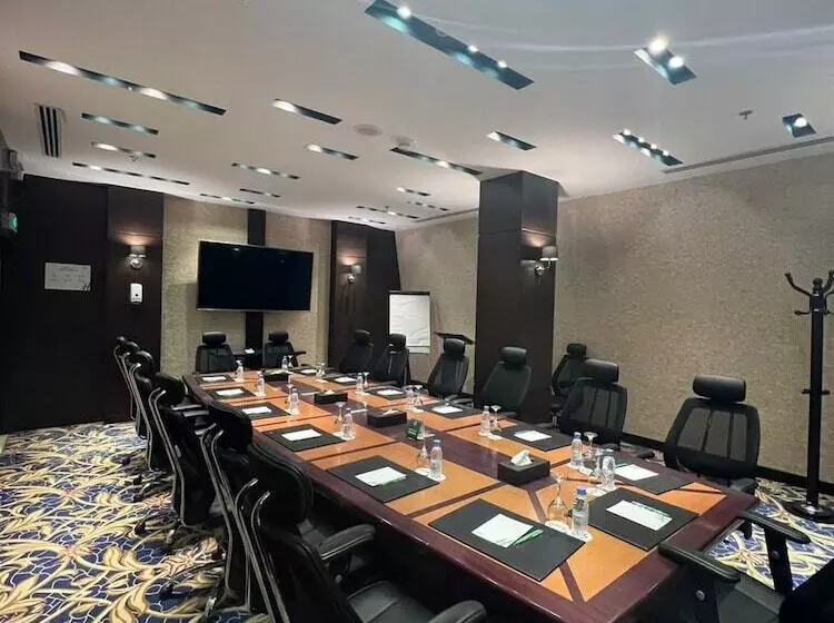 هتل Holiday Inn Tabuk, An Ihg