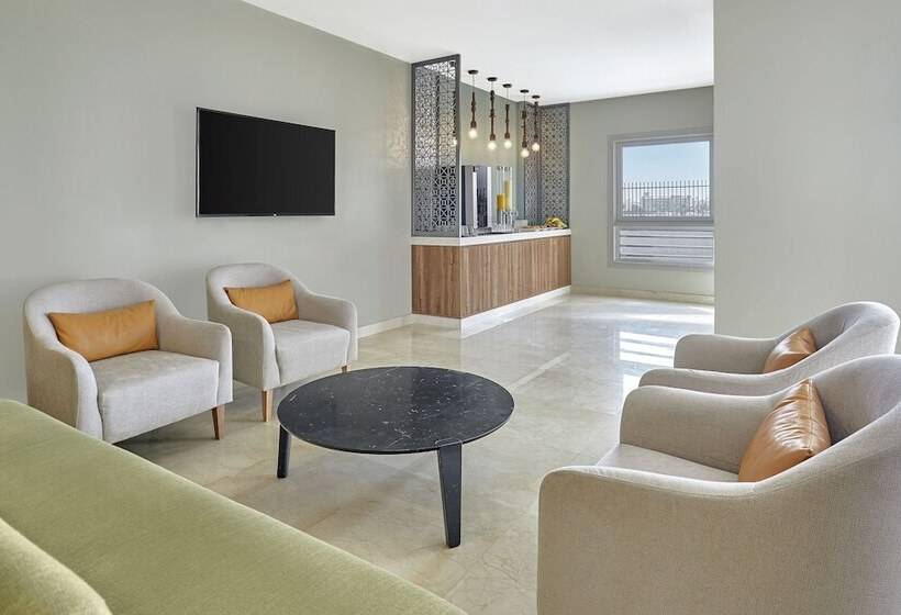 هتل Holiday Inn Tabuk, An Ihg