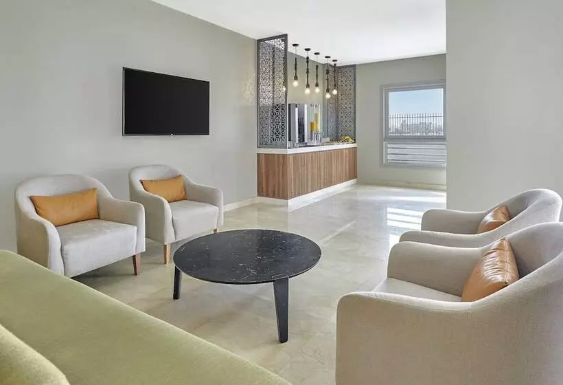 هتل Holiday Inn Tabuk, An Ihg