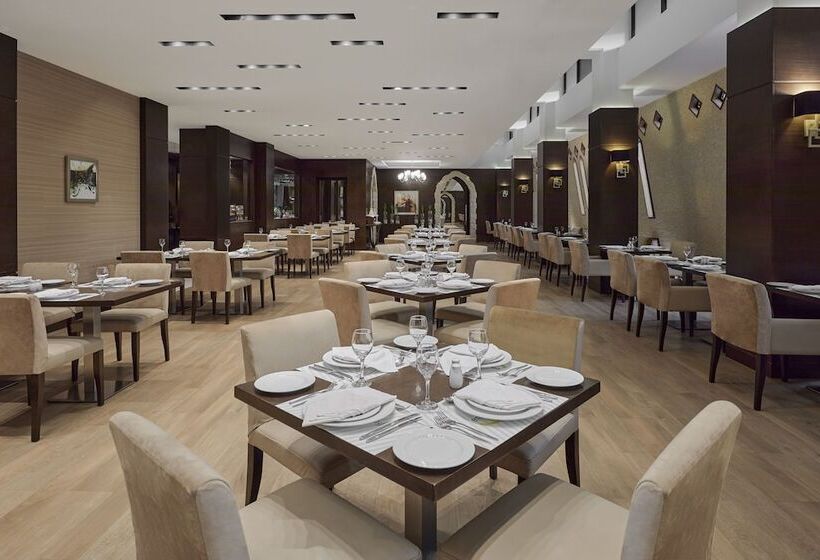 هتل Holiday Inn Tabuk, An Ihg