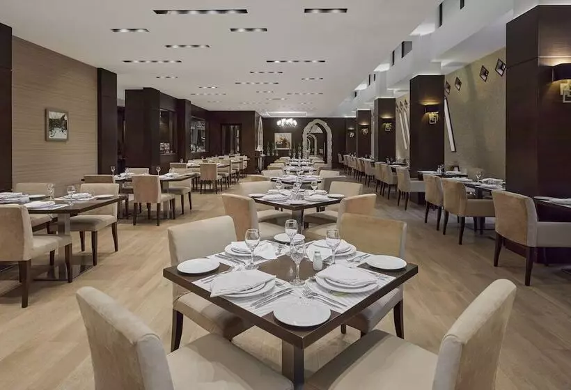 هتل Holiday Inn Tabuk, An Ihg