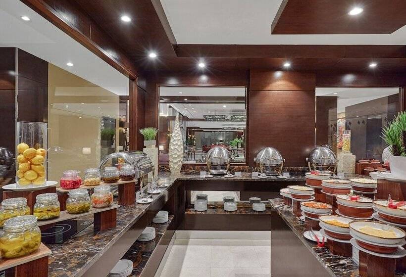 هتل Holiday Inn Tabuk, An Ihg