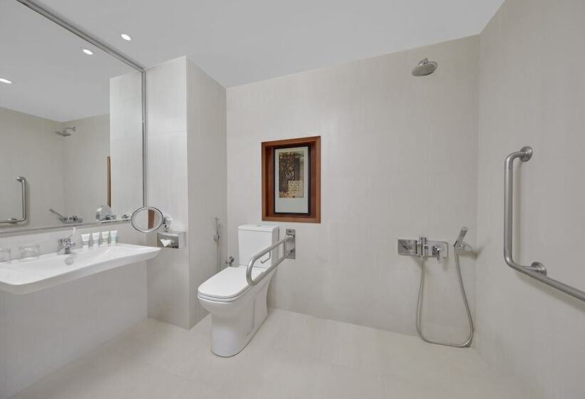 هتل Holiday Inn Tabuk, An Ihg