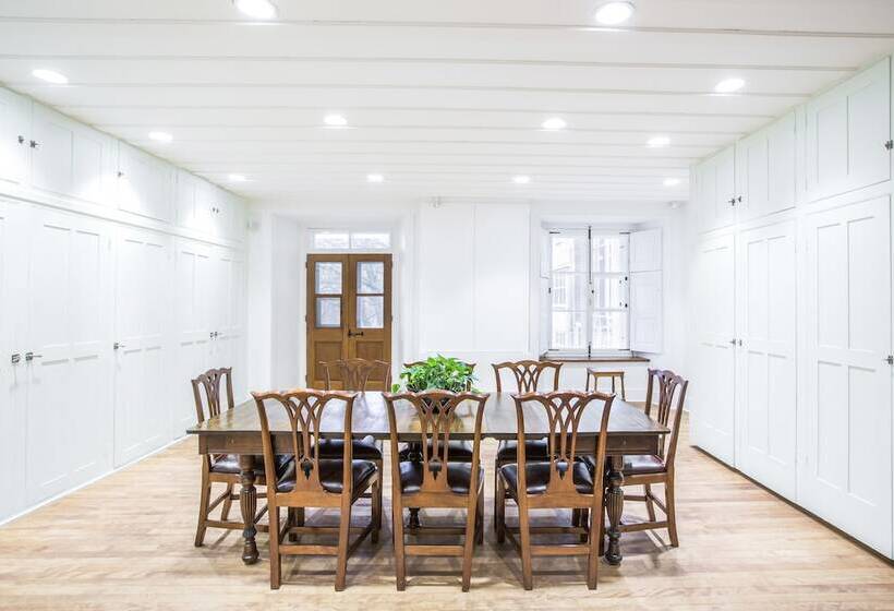 هتل Monastere Des Augustines