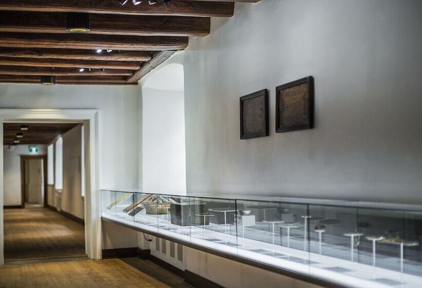 هتل Monastere Des Augustines