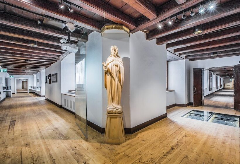 هتل Monastere Des Augustines