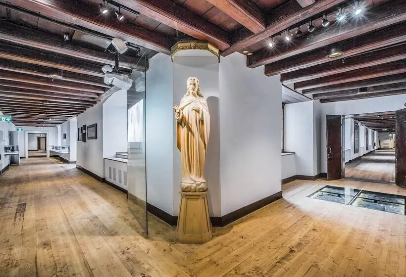 هتل Monastere Des Augustines