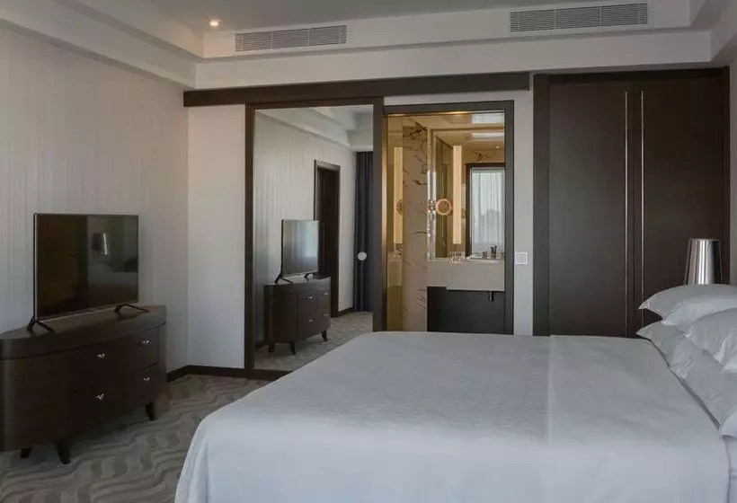 בית מלון כפרי Crowne Plaza Ufa  Congress , An Ihg