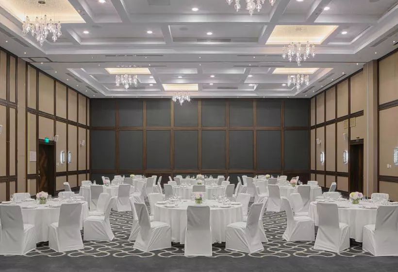 בית מלון כפרי Crowne Plaza Ufa  Congress , An Ihg