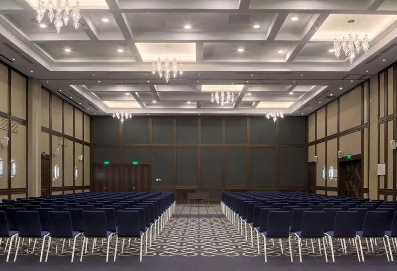 בית מלון כפרי Crowne Plaza Ufa  Congress , An Ihg