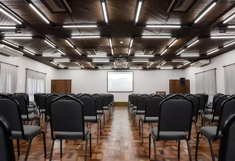 Отель Timbó Park