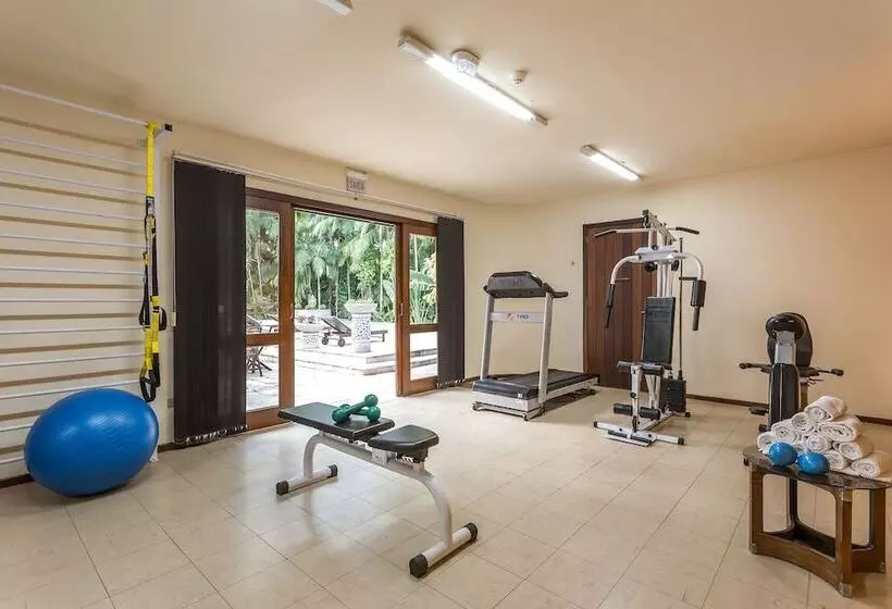 Отель Timbó Park