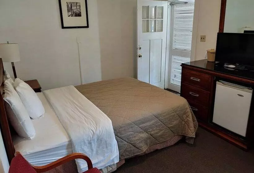 فندق على الطريق Rosewood Inn