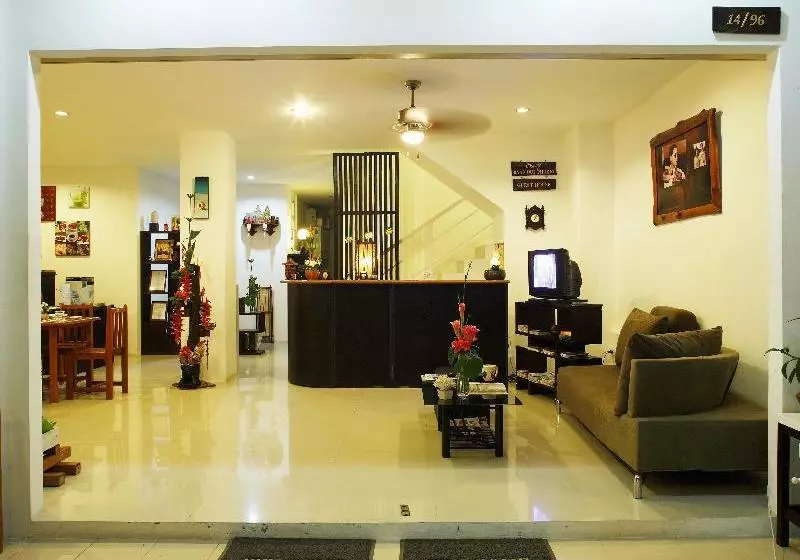 펜션 Baan Oui Phuket Guest House