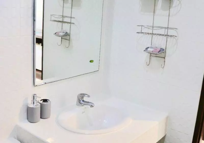 펜션 Baan Oui Phuket Guest House