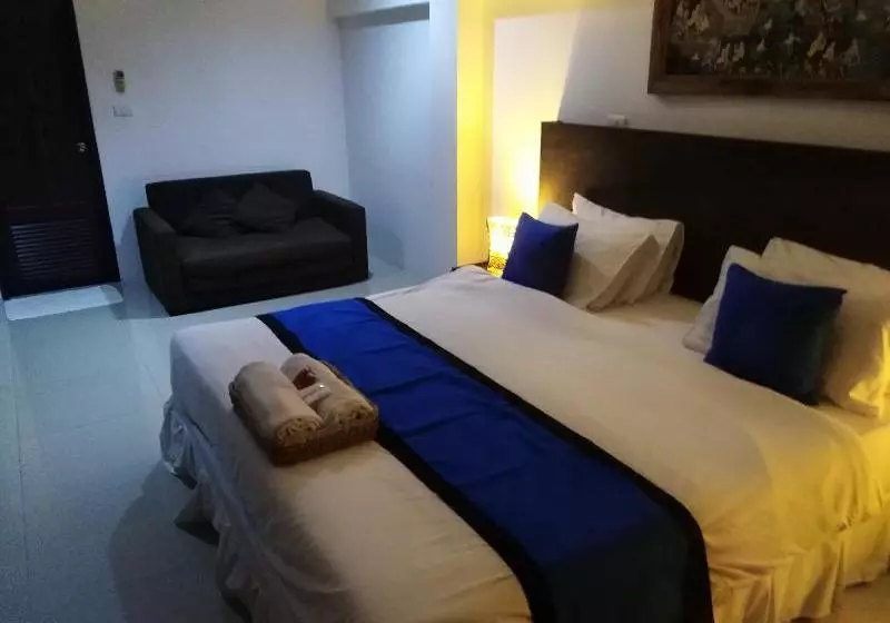 펜션 Baan Oui Phuket Guest House