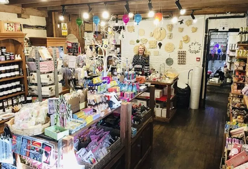 膳宿费 Wolds Village