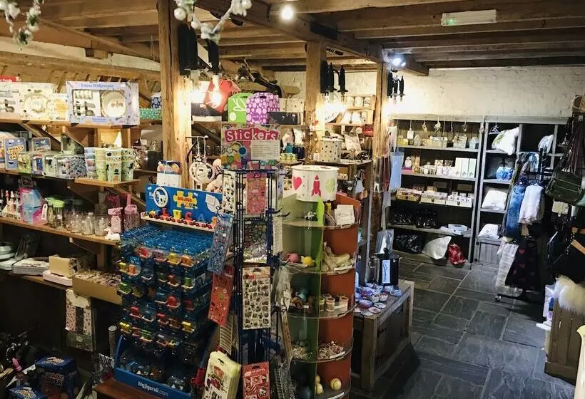 膳宿费 Wolds Village