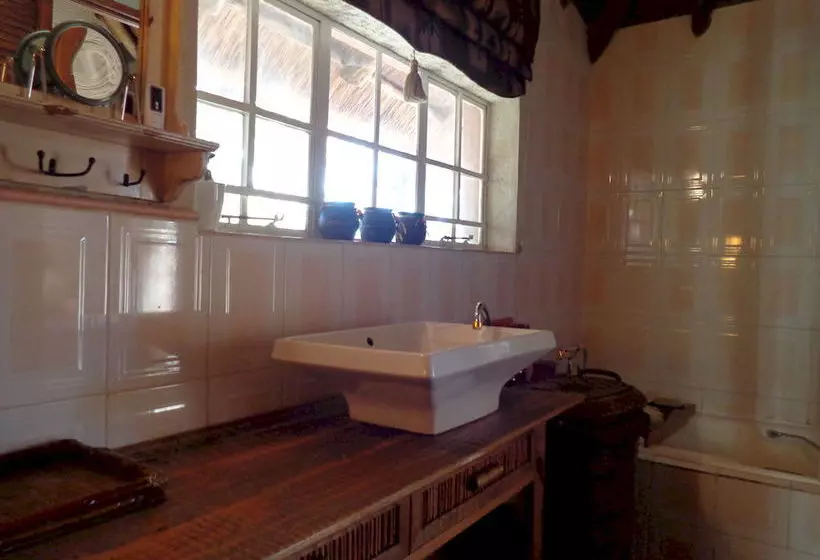 Majatalo Treetops & Treats Guest House