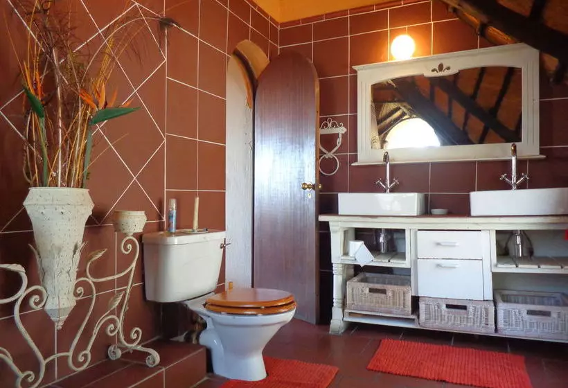 Majatalo Treetops & Treats Guest House